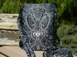 Lisa Berck Purse Black &amp; Silver Paisley Satin Tapestry Mini Wristlet - £38.32 GBP