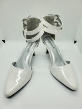 Classique Womens Camilo White Heels Size 7.5 Faux Leather 2.5in Heel - £23.74 GBP