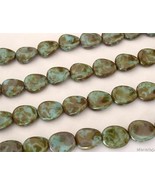 25 12 x 9 mm Czech Glass Twisted Flat Oval Beads: Opaque Light Blue - Pi... - $102.27 MXN