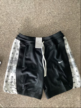 Nike Men’s 8” Premium Basketball Shorts Size: Large Color: Black/White - $2,024.37 MXN