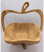 Bonnie and Pop New York Wooden Apple Fruit Basket Cutting Board Collapsi... - $610.02 MXN