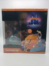 Collector’s Box Space Jam A New Legacy Lebron James Bugs Bunny Hat Mini Ball Pin - £28.41 GBP