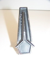 1970 PLYMOUTH DUSTER GRILL EMBLEM OEM #2949473 - £70.80 GBP