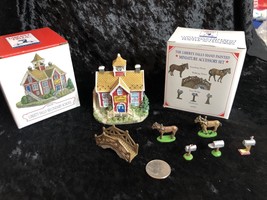 Liberty Falls 1998 - Liberty Falls Secondary School with accessories - WK7 - $12.50
