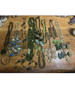 17 PIECE LOT Of Pre-Owned Premium Wearable Costume Jewelry Vintage to Mo... - $125.00