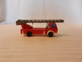 HO Scale Wiking European Fire Truck With Extension Ladders - £19.91 GBP