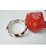 Kohl&#39;s Women&#39;s Silver Tone Christmas Bangle Bracelet Candy Cane Red Whit... - £9.42 GBP