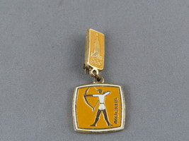 Vintage Summer Olympic Games Pin - Moscow 1980 Archery Event-Medallion Pin - £11.76 GBP