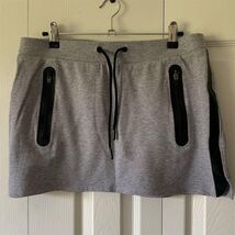 Fabletics Women's Gray Skirt M Leather Detail Zipper Pockets Casual - $14.85