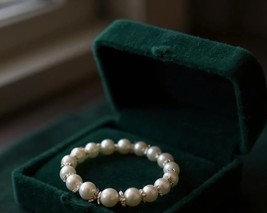 Vintage Faux Pearl Stretch Bracelet 6&quot; White - $222.30 MXN