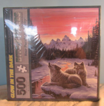 500 Pc Jigsaw Puzzle GLOW IN THE DARK WINTERS DAWN WOLVES WINTER - $22.50