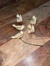 5 VINTAGE WHITE BIRDS/DOVES FLOCKED WITH GOLD GLITTER ORNAMENTS - €8,33 EUR