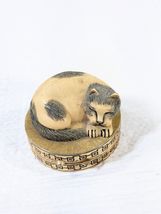 Vintage Estee Lauder Sleeping Cat Cinnabar Solid Perfume Compact Ivory S... - $1,742.92 MXN