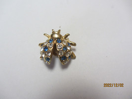 VINTAGE SMALL GOLD TONE BLUE &amp; CLEAR CRYSTAL RHINESTONE BROOCH PIN - £8.00 GBP