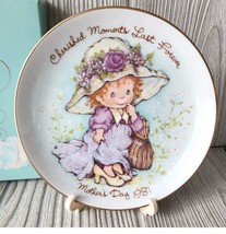AVON - 1981 Mothers Day Plate Collectible &quot;Cherished Moments Last Forever&quot; - £11.66 GBP