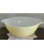 Pyrex ~ 443 ~ 2.5 Quart ~ Nesting ~ Mixing Bowl ~ Yellow ~ Cinderella Bowl - $112.27 CAD