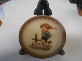 Collectable  1998 HUMMEL GOEBEL  Mini Motif Plate on Stand 19th Edition - $15.43
