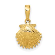 14K Gold Scallop Shell Pendant Charm Jewelry 17mm x 10mm - £80.69 GBP