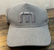 Travis Mathew Hat Golf Snapback Gray M Logo Embroidered Work Casual Business - £15.56 GBP