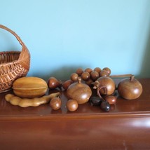 Vtg MCM 8 Hand Carved Wood Wooden Fruit Pieces w Basket Retro Natural Decor - £27.59 GBP