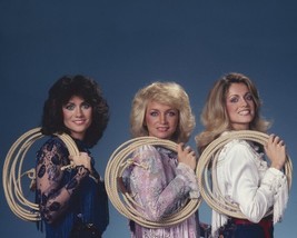 Barbara Mandrell And Her Sisters Portrait 8x10 real photo - £8.58 GBP