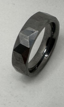 Silver toned ring with geometric diamond shapes - £12.70 GBP