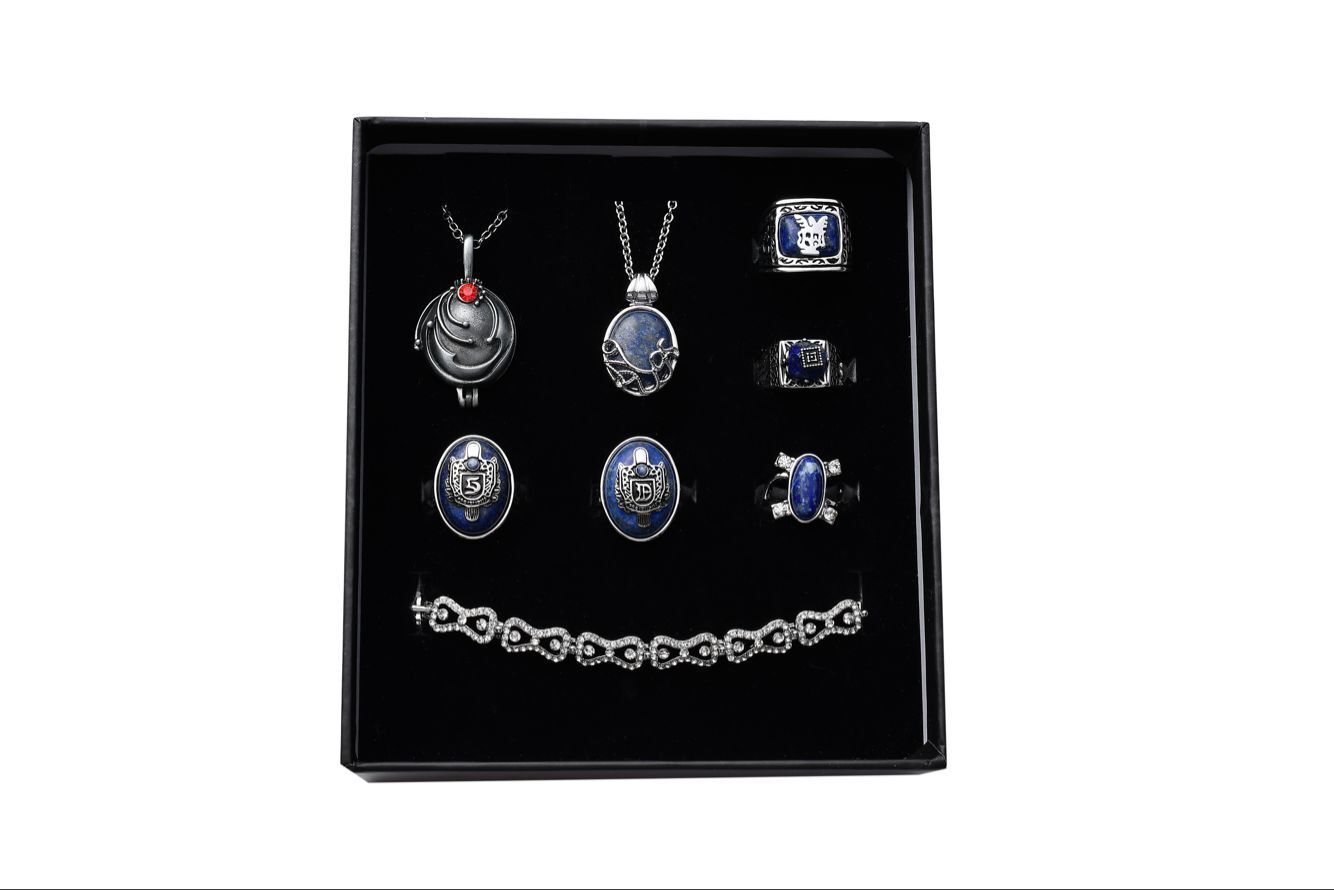 The Vampire Diaries Deluxe Jewelry Set in a box - £70.00 GBP