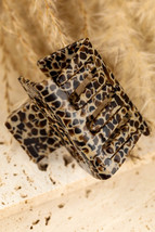 White Leopard Print Cutout Square Claw Clip - $76.94 MXN