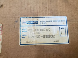 NOS Genuine OE Nissan Semi Auto A/C Kit  B7050-88G00 - $279.22
