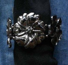 Fabulous Black Rhinestone Dark Silver-tone Flower Stretch Bracelet 1980s vintage - £14.12 GBP