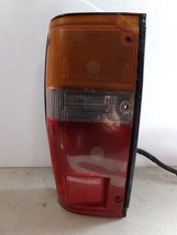 1984 - 1988 Toyota Truck 4 Runner Tail Light 35-19L OEM 84 85 86 87 88 - $856.64 MXN