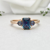 Unique Emerald Cut June Birthstone Alexandrite Ring Gold Palleted Ring Gift Ring - £61.44 GBP