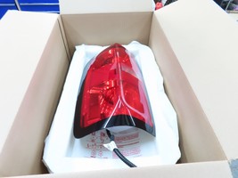 GM 84916711 Tail Light Lamp Assembly Left LH Drivers General Motors - $3,938.72 MXN