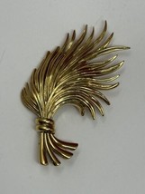 Carolee Designer Signed Gold Tone Metal Brooch Pin VTG Floral Leaf - £31.60 GBP
