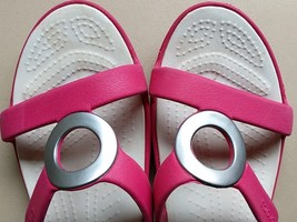 Crocs Sanrah Circle Slide Sandals Pink White Slip On Womens 9 - $25.26