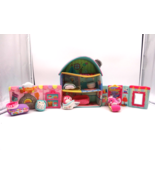 Squishmallows Squishville Fifi&#39;s Cottage Townhouse 2&quot; Mini Plush Bakery ... - $686.15 MXN