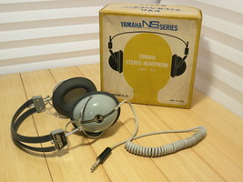 Vintage Yamaha NS Natural Sound Stereo Headphones 8 Ohm (Partially Working) - £47.72 GBP