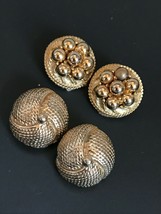 Vintage Lot of 2 Goldtone Bead Flower &amp; Ridged Round Clip Earrings – 7/8th’s in - £9.58 GBP