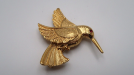 Vintage Avon Gold Humming Bird Hummingbird 4.2cm Brooch Excellent Condition BB12 - $96.03