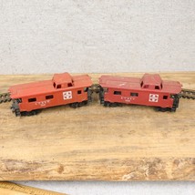 Vintage HO Scale Caboose AT&amp;SF 7240 Set of Two For Parts Repair - £5.76 GBP