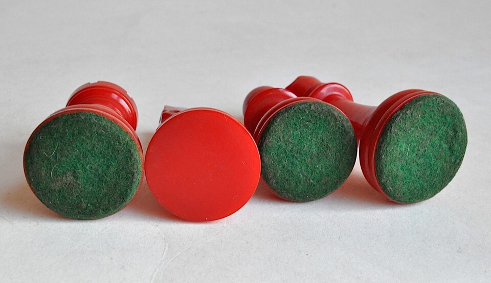 Carved Bakelite Chess Set Cherry Red Butterscotch Yellow Complete Catalin VTG Item image 8