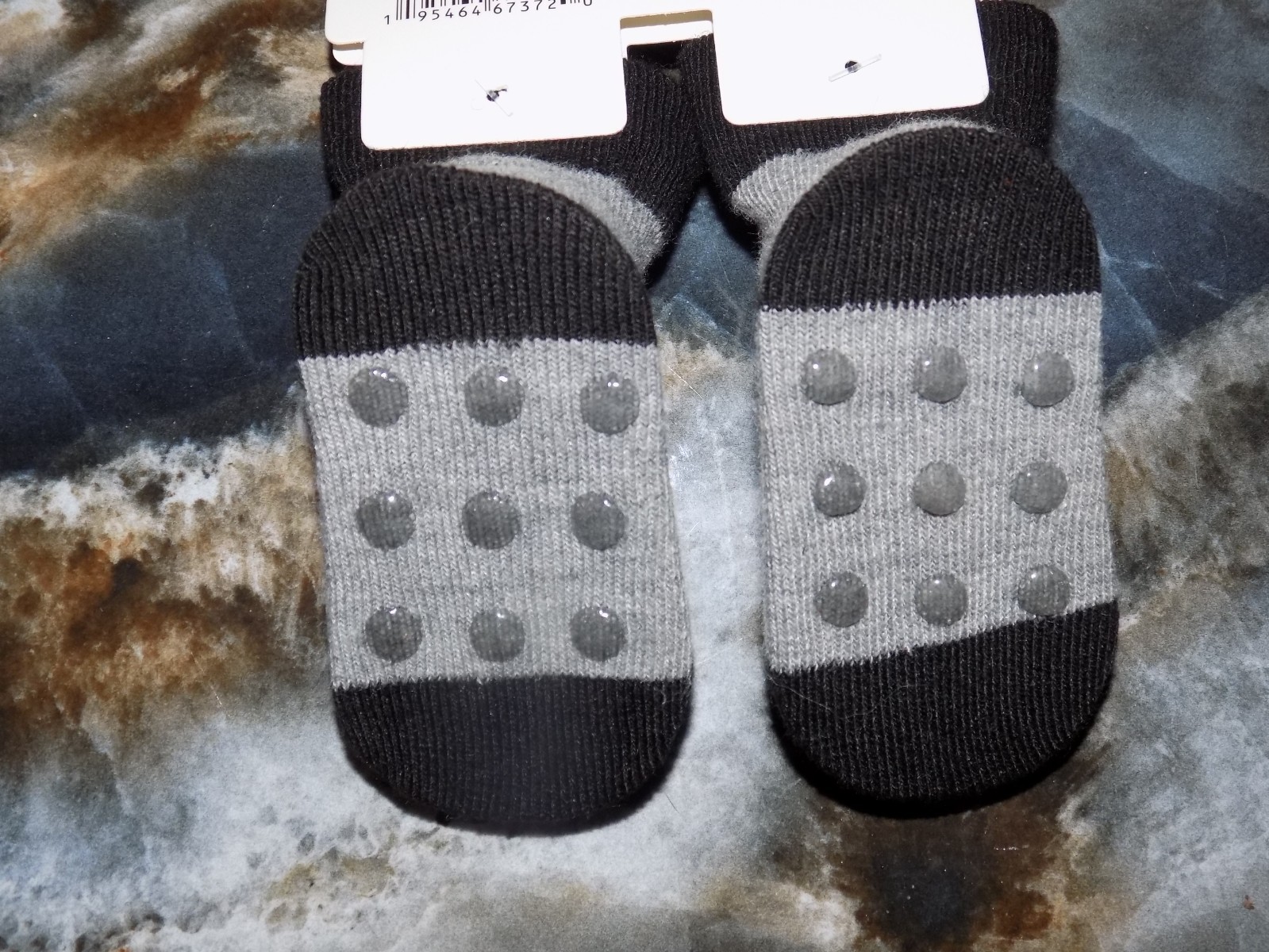 SEASONAL COLLECTION HALLOWEEN GRAY GHOST BABY BOOTIES W/GRIPPER BOTTOMS NEW Item image 3