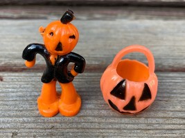 Vtg 1960&#39;s Miniature Plastic Halloween Items Rosbro Jack O Lantern Pumpkin - £19.42 GBP