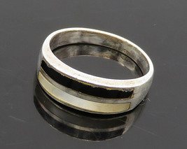 925 Silver - Vintage Mother Of Pearl &amp; Black Onyx Band Ring Sz 8 - RG19548 - £25.55 GBP