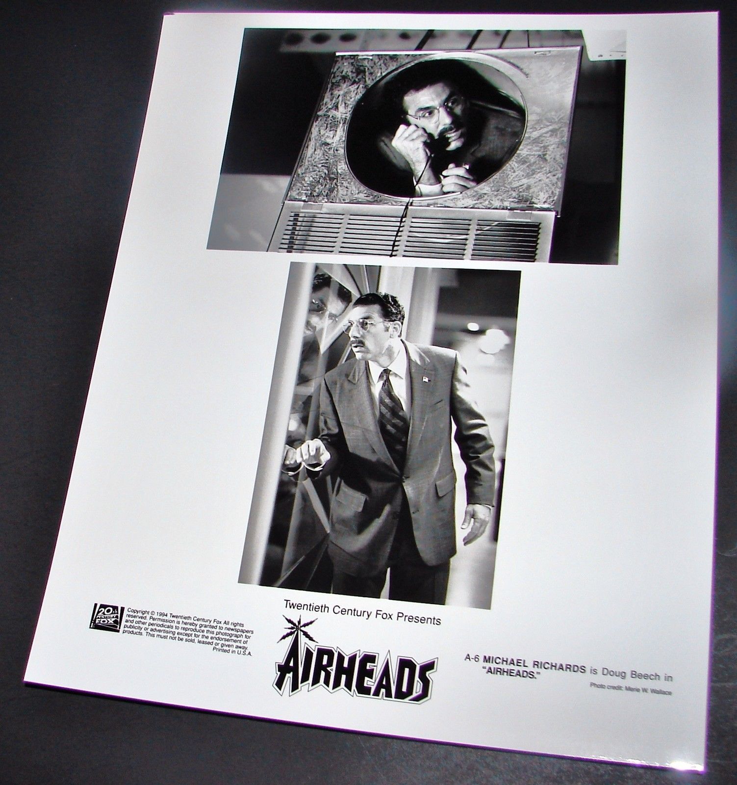 1994 AIRHEADS Movie Press Kit 8x10 Photograph Michael Richards A-6 - $9.95
