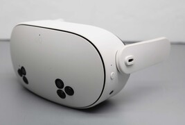 Meta Oculus Quest 3S 256GB VR Headset Only - White image 3