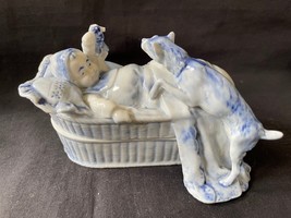 Antique Dutch Delft Figurine Bébé Avec Fox - $69.00