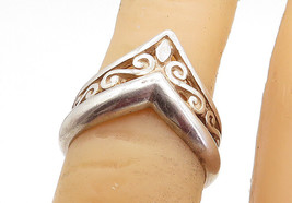 SHUBE 925 Sterling Silver - Vintage Swirl Detail Pointed Band Ring Sz 5 - RG4853 - £29.83 GBP