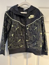 Nike Windrunner Jacket Boy Size 7 Sportswear Black Green - £19.38 GBP