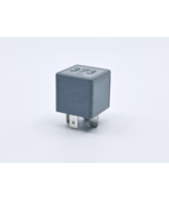 V23134-B52-X301 VW Audi Automotive Relay 8D0951253A 4-Pin - €13,02 EUR